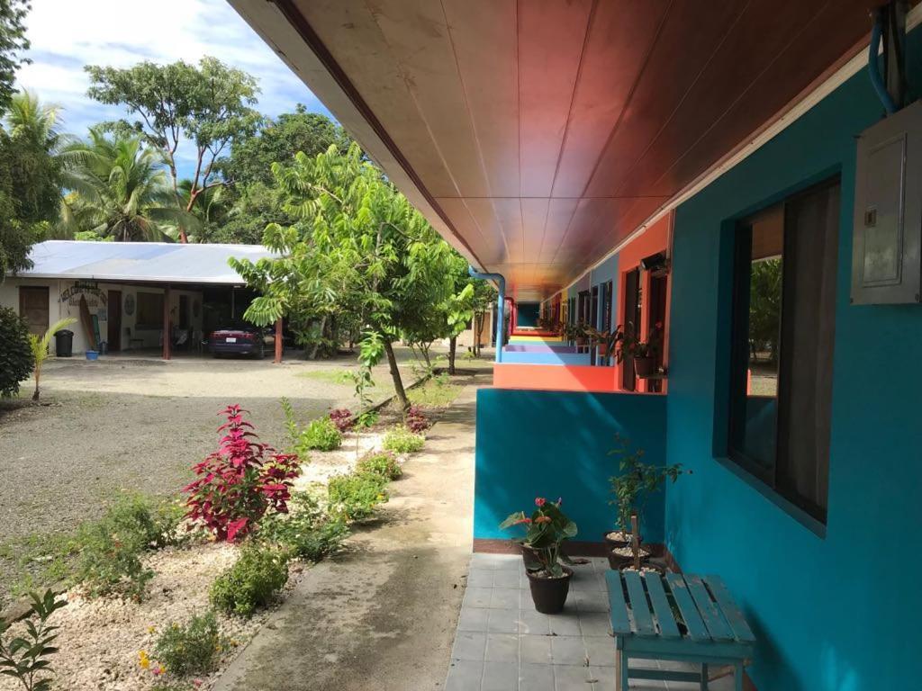Cabinas Surf Side Cahuita Exterior foto